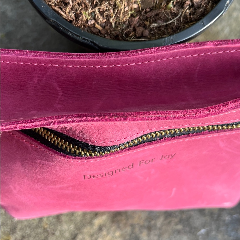 Lovely Pink Leather Crossbody Bag - Picture 5 of 9